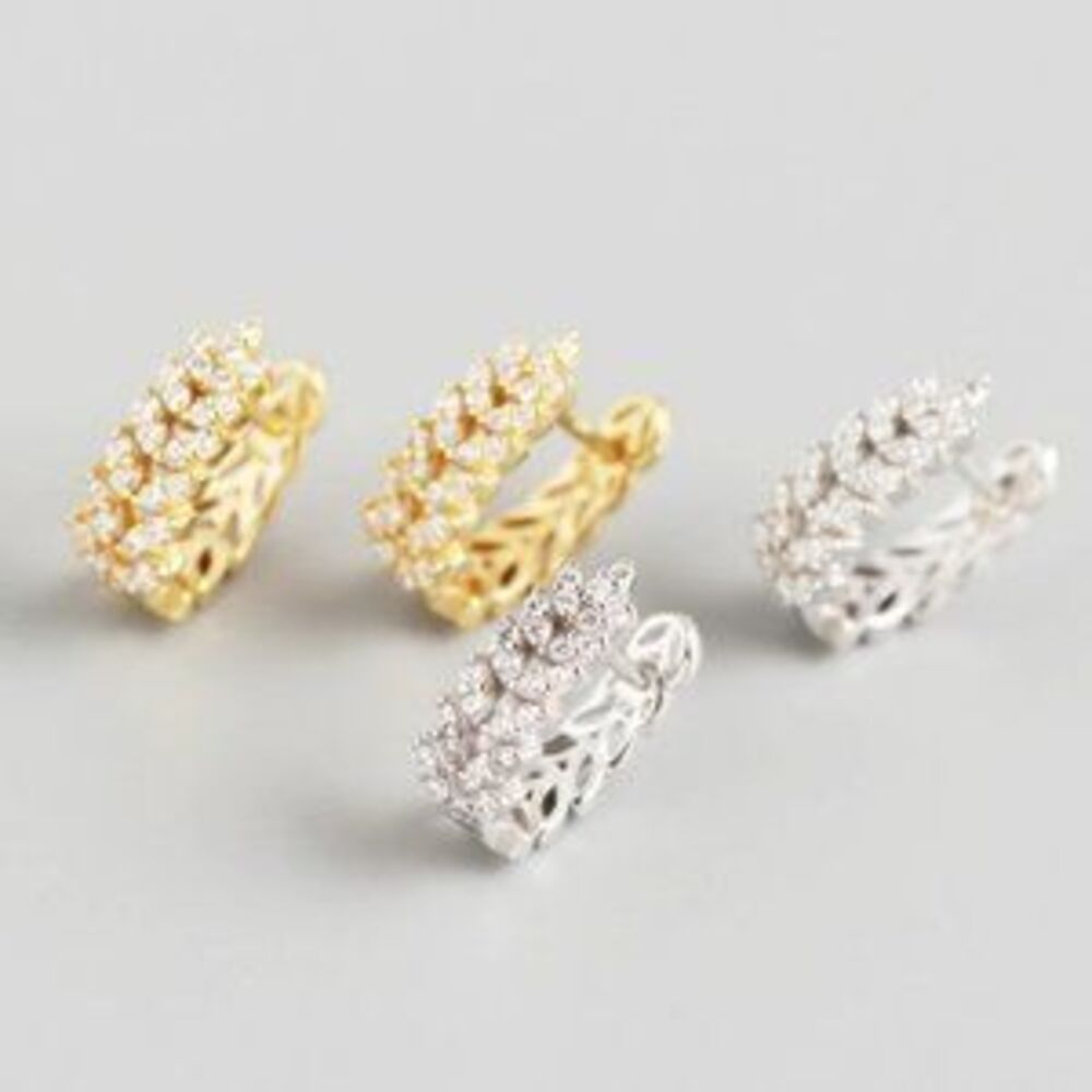 *NEW 925 Sterling Silver Diamond Leaf Huggie Hoops